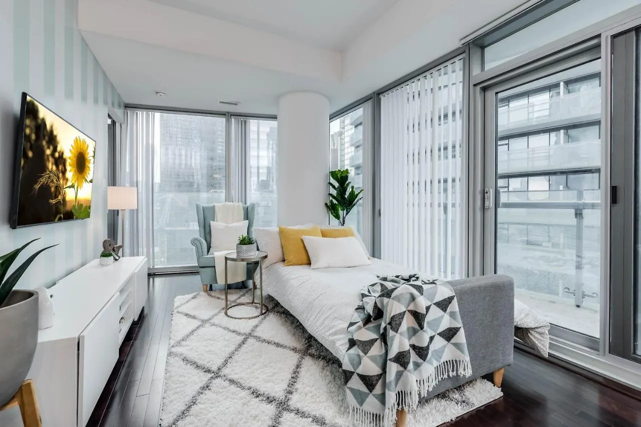 Applewood Suites Financial District Cn Tower Toronto Apartment