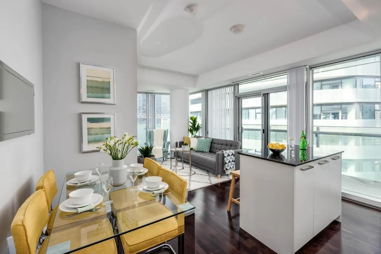 Applewood Suites Financial District Cn Tower Toronto Apartment