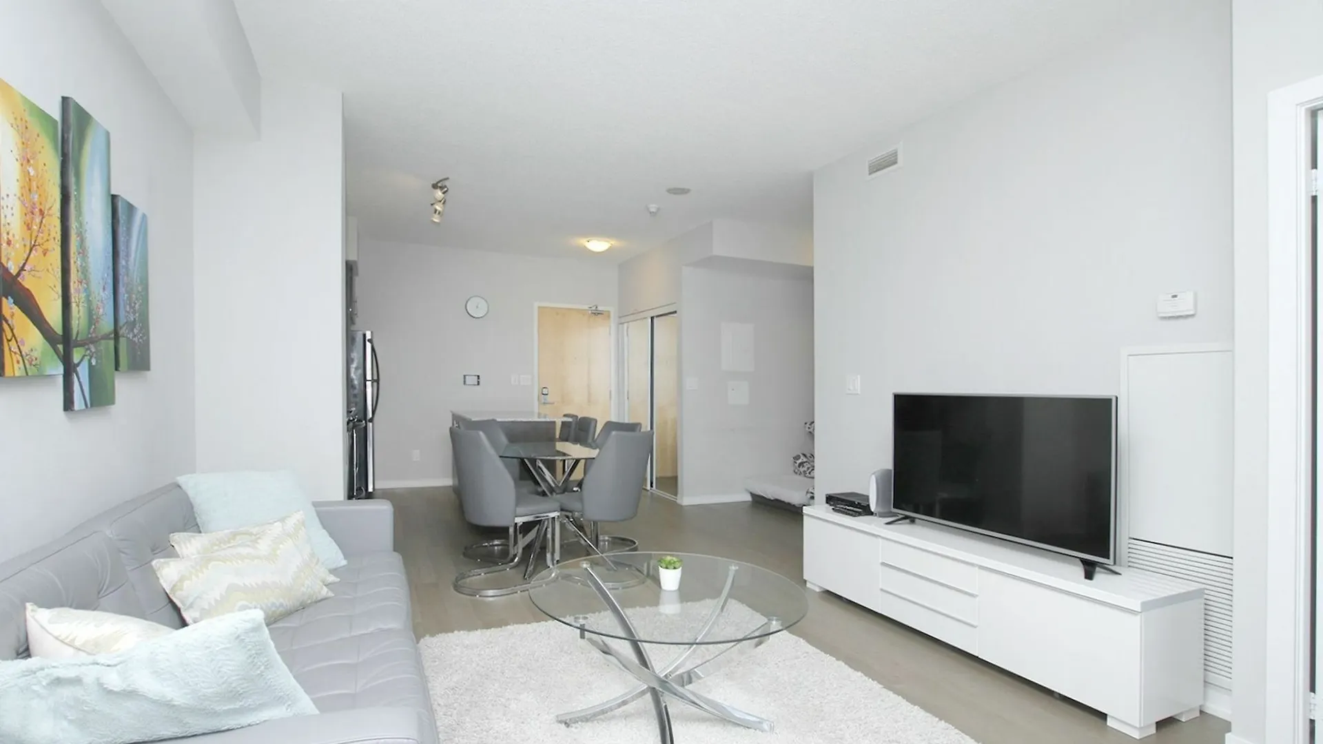 Applewood Suites Financial District Cn Tower Toronto Apartment