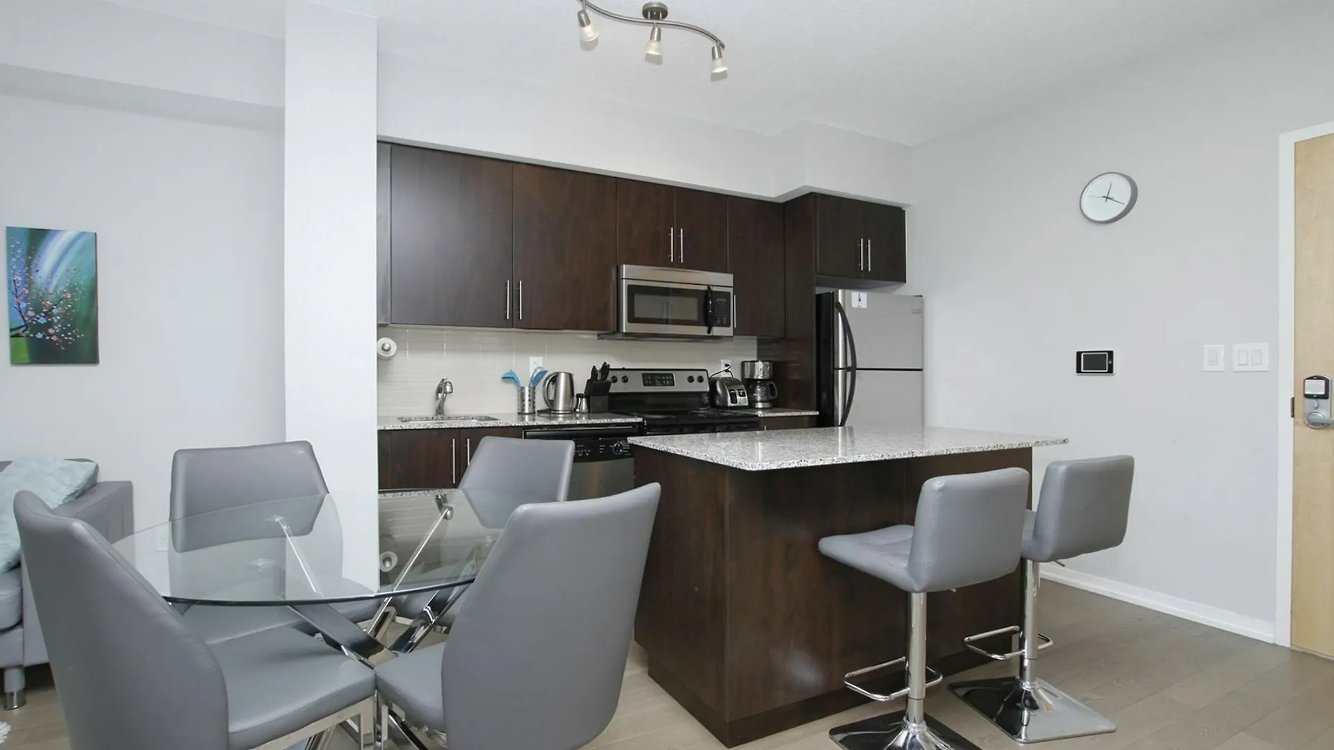 Apartment Applewood Suites Financial District Cn Tower Toronto